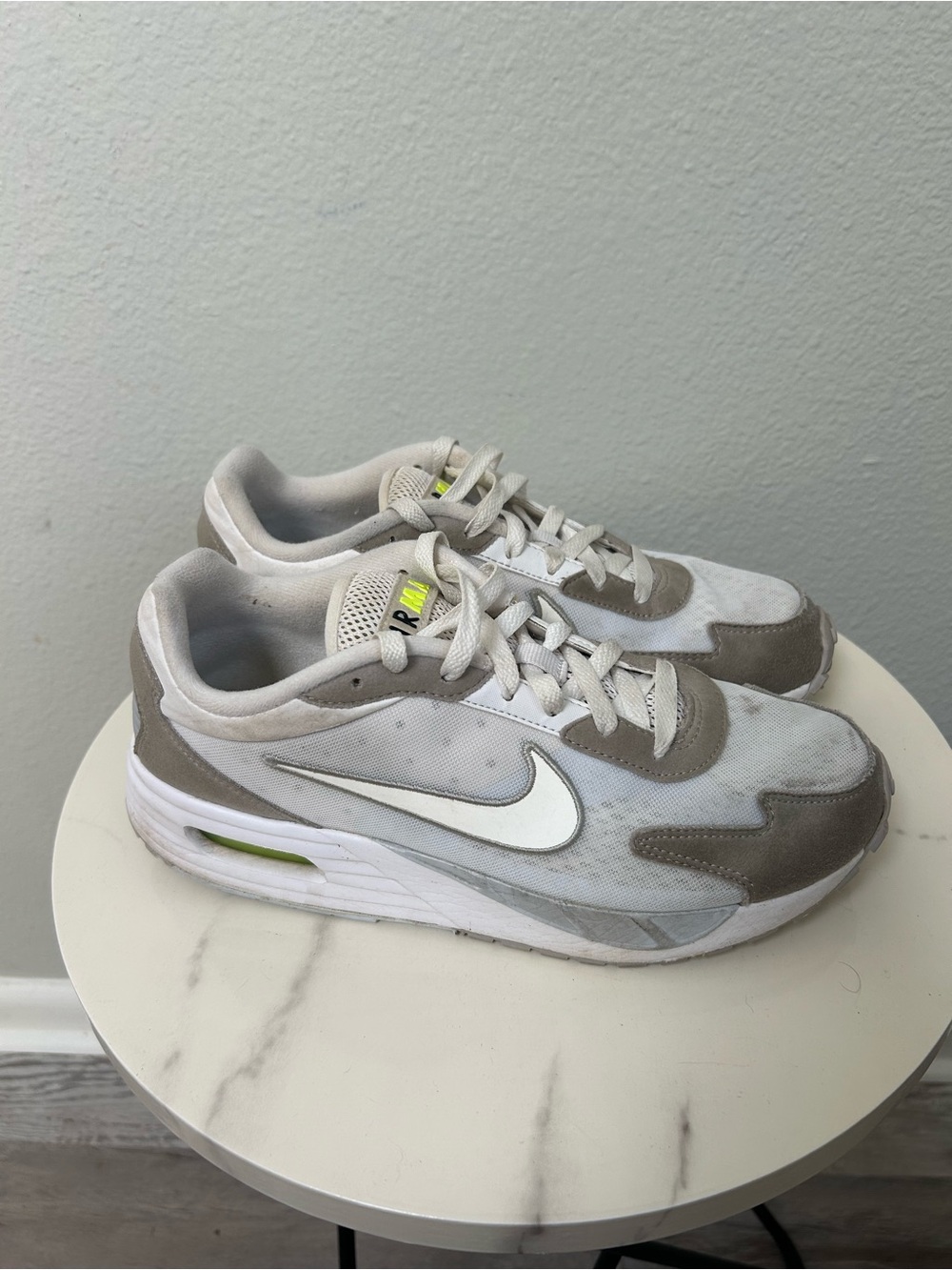 Nike Air Max Mens White and Gray Low-Top Sneakers